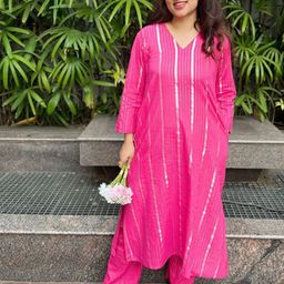 Rangreza Ethnic Women Striped V-Neck Regular Pure Cotton Straight Kurta with Trousers-image-112