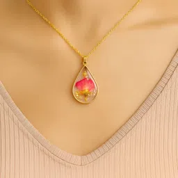 The Jewellery Tale Stainless Steel Gold-Plated Pendant With Chain-picture-8
