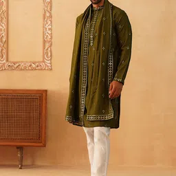 Jompers Men Floral Embroidered Regular Sequinned Kurta with Pyjamas & With Dupatta image 4