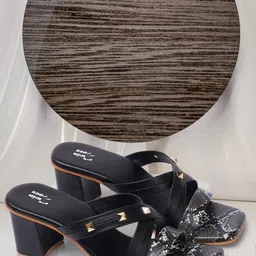 TWIN TOES Black Block Sandals-93