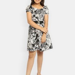 Natilene Girls Black & White Floral Sweetheart Neck Puff Sleeves Cotton Dress-image-63