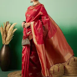 Sangria Woven-Designed Saree With Blouse Piece-image-7