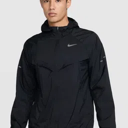 Nike Stride Men Repel UV Running Jacket-image-18