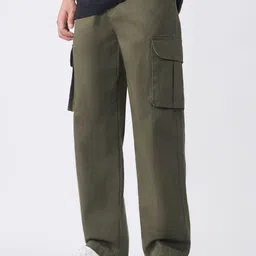 The Souled Store Men Solid Relaxed Straight Leg Straight Fit Pleated Cargos Trousers-picture-16