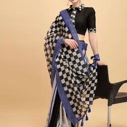 Sangria White & Black Checked Pure Linen Saree-image-21