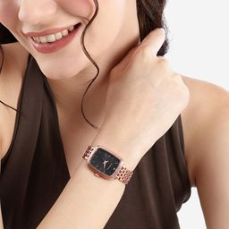 DressBerry Women LUXE Bracelet Style Straps Analogue Watch DBLuxe-602-BK-picture-37