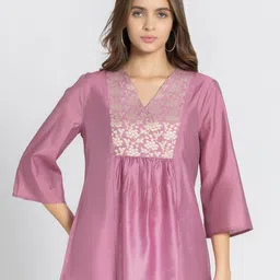 SHAYE Floral Embroidered V-Neck Brocade Panelled Kurti-image-35