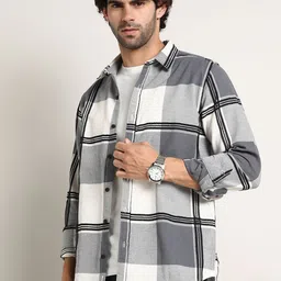 Campus Sutra Men Comfort Opaque Checked Casual Shirt-picture-19