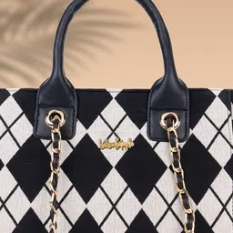 LIKE STYLE Geometric Textured Jute Structured Shoulder Bag image 4