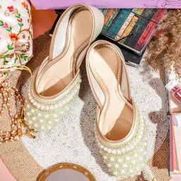 Froh Feet Women Embellished Ethnic Mojaris Flats-image-92