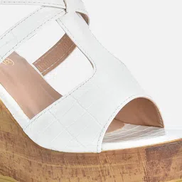 VALIOSAA White Wedge Sandals with Buckles image 5