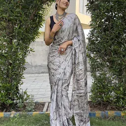 Mitera Abstract Printed Ready to Wear Saree image 4