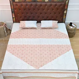 Art Avenue Grey & White Geometric 120 TC Queen Bedsheet with 2 Pillow Covers-image-42