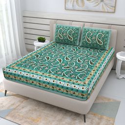 PATRICKO Green & Cream-Coloured Floral 210 TC Queen Bedsheet with 2 Pillow Covers-image-47