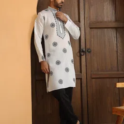 KRAFT INDIA LUXE Floral Embroidered Thread Work Mandarin Collor Straight Kurta-16