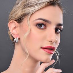 Reenisaa Oval Studs Earrings-8