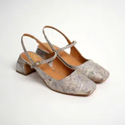 Theater Printed Comfort Pumps-57