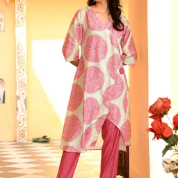 Sangria Pink Geometric Printed Angrakha V-Neck Chanderi Straight Kurta With Trousers-picture-48