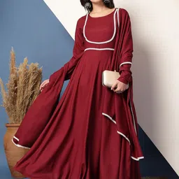 DAEVISH Round Neck Anarkali Kurta With Trouser And Dupatta image 5