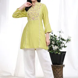 Trendmalls Floral Embroidered Thread Work Thread Work Kurti-image-53