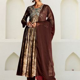 Navlik Women Floral Printed Regular Mirror Work Kurta with Trousers & With Dupatta-4