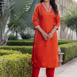 Navlik Bandhani Printed V-Neck Thread Work Kurta With Trousers And Dupatta image 3