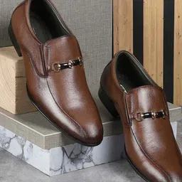 Metro Men Leather Formal Textured Loafers Shoes-image-59