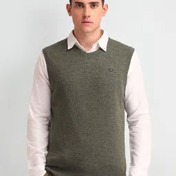 Arrow Sport Men Sleeveless Longline Sweater Vest-image-47
