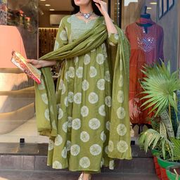 SOMAPAH Women Floral Yoke Design Regular Pure Cotton Kurta with Trousers & With Dupatta-picture-6