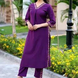 MITTOO Women Floral Embroidered V-Neck Thread Work Kurta with Trousers-picture-28