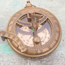 ayans hub PUSH BUTTON SUNDIAL COMPASS Compass image 4