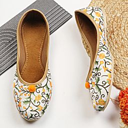 Colorful Flower Print Punjabi Jutis For Women-image-51