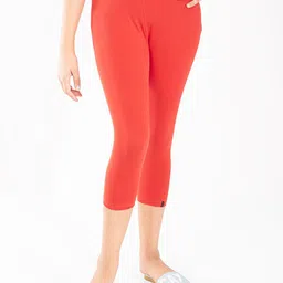 indian flower Girls Red Solid Three-Fourth Length Leggings-image-1