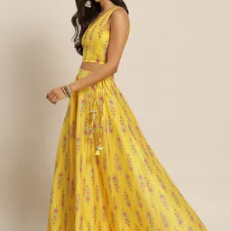 Shae by SASSAFRAS Women Chanderi Printed Lehenga & Crop Top-24
