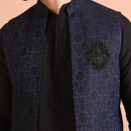 KISAH Men Woven Design Regular Fit Ethnic Motifs Kurta Nehru Jacket Trouser Set image 3