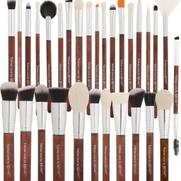 Trainee Love Set of 30 Makeup Brushes for Beginners-8