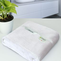 Heelium White Solid 400 GSM Bamboo Bath Towel-image-1