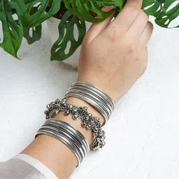 TEEJH Women Set Of 3 Silver-Toned Oxidised Kada Bracelet-53