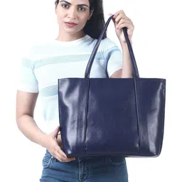 Toteteca Structured Shoulder Bag image 3