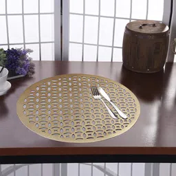 Kuber Industries Gold Toned 6 Pieces Cut-Out Detail Round Table Placemats-32