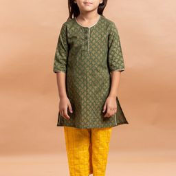 Sangria Girls Printed Pure Cotton Straight Kurta With Trouser Set-picture-23
