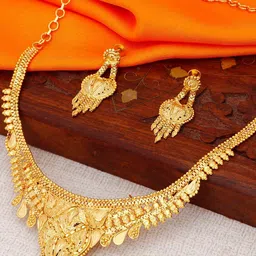 Sukkhi 24 Carat Gold-Plated Choker Jewellery Set-36