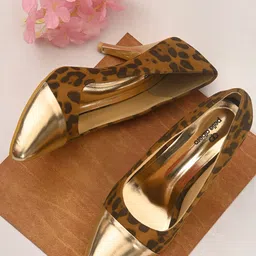 pelle albero Brown Printed Block Pumps with Buckles-18