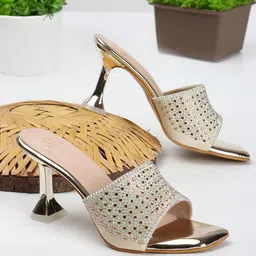 Carlton London Colourblocked Ethnic Kitten Pumps-51