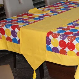 LUSHOMES Multicoloured Printed 6 Seater Table Linen Set image 3