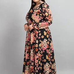 prettyplus by desinoor.com PrettyPlus by Desinoor com Plus Size Floral Printed Mirror Work Georgette Kurta image 4