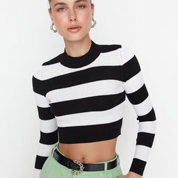Trendyol Women Black & White Striped Crop Pullover-image-95