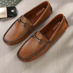 San Frissco Men Textured Lightweight Memory Foam Horsebit Loafers-52