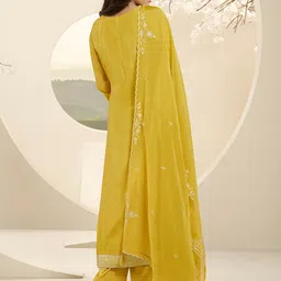 Seerat Regular Thread Work Kurta with Trousers & With Dupatta image 4