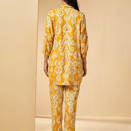 Global Desi Ethnic Motif Printed Top With Trouser image 4